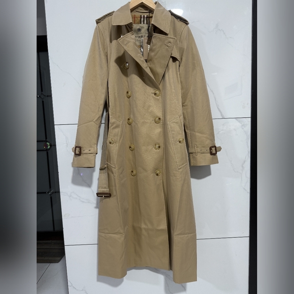 Burberry Tan Trench Coat for Women - Picture 2 of 16